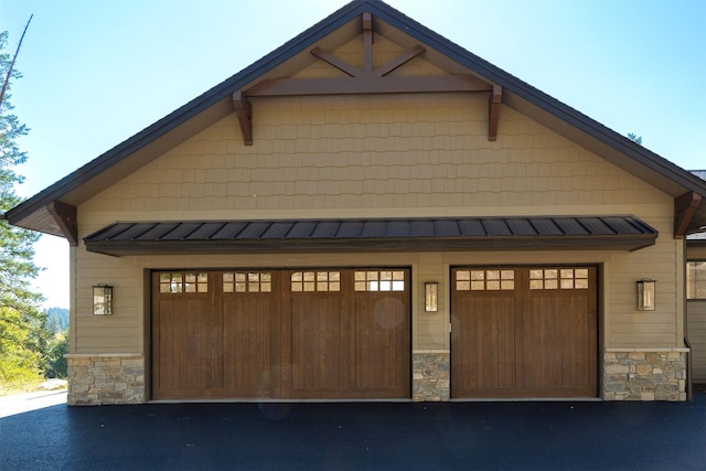 198 Blaine Lakeshore Dr, Kalispell, MT 59901 - view of garage