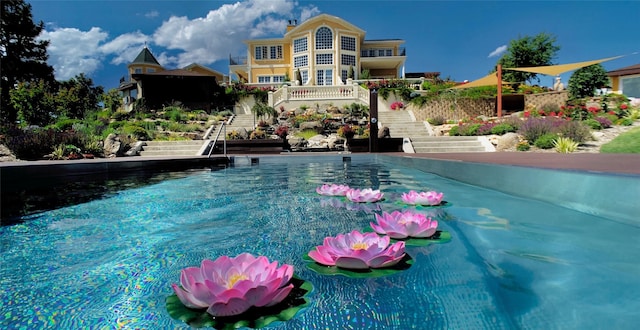 view of swimming pool