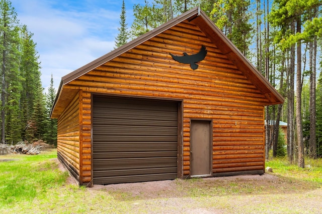 view of detached garage
