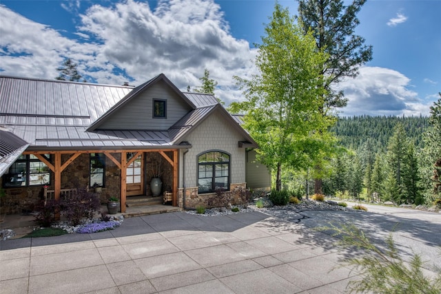 view of front of home featuring a porch