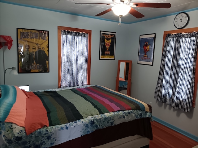 bedroom featuring ceiling fan