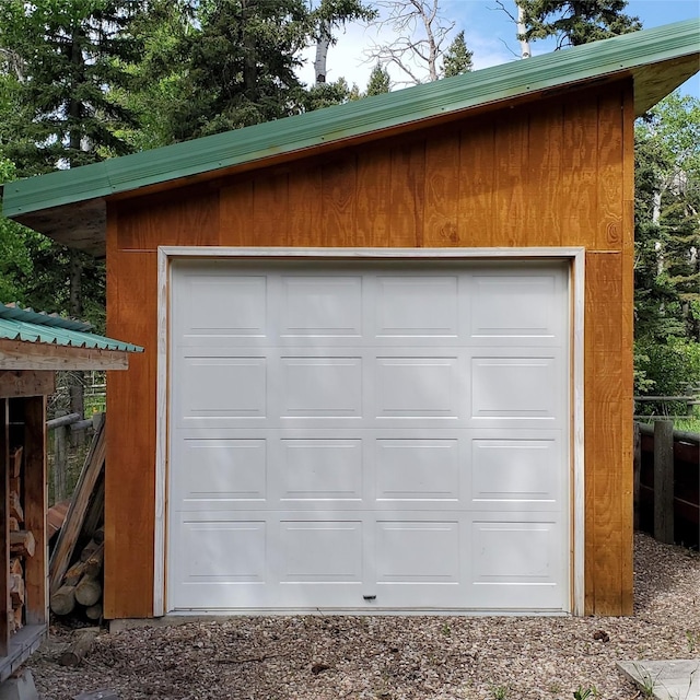 15426 Steamboat Dr, Augusta, MT 59410 - view of garage