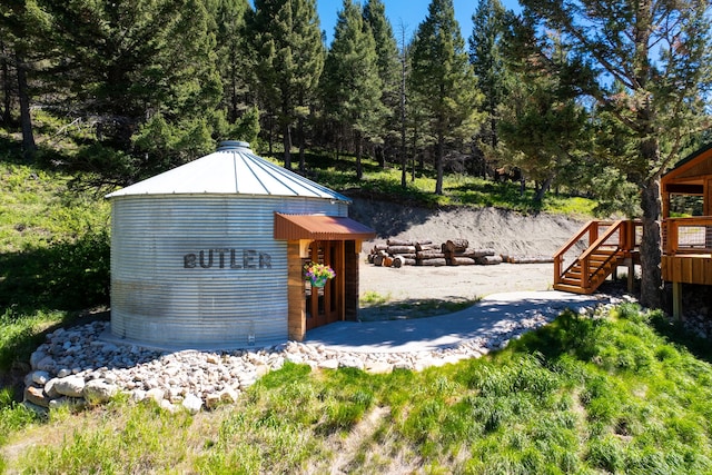 view of outbuilding