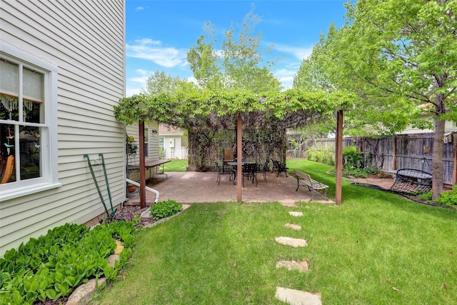 view of yard with a patio area