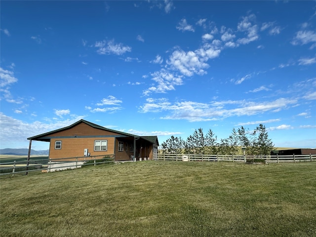 view of yard featuring a rural view