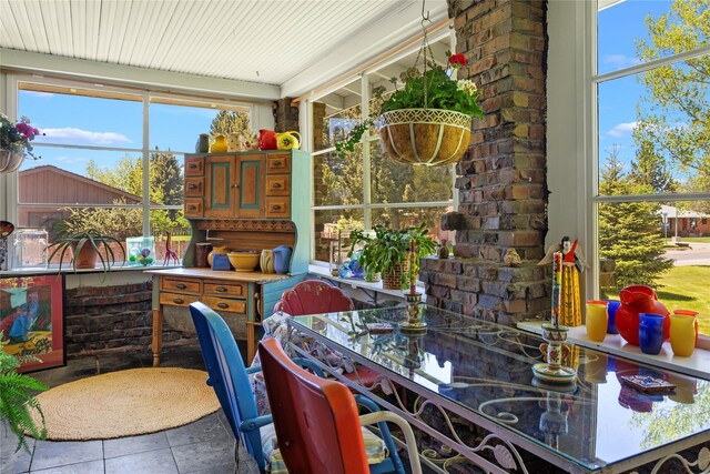 view of sunroom / solarium