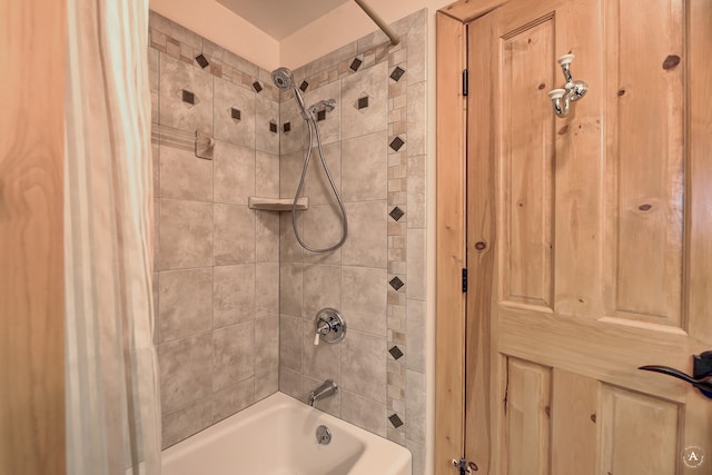 bathroom featuring shower / bath combo