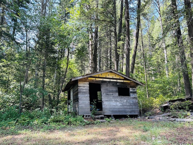 view of outdoor structure