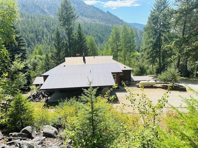 drone / aerial view featuring a mountain view