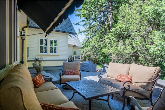 view of patio with an outdoor hangout area