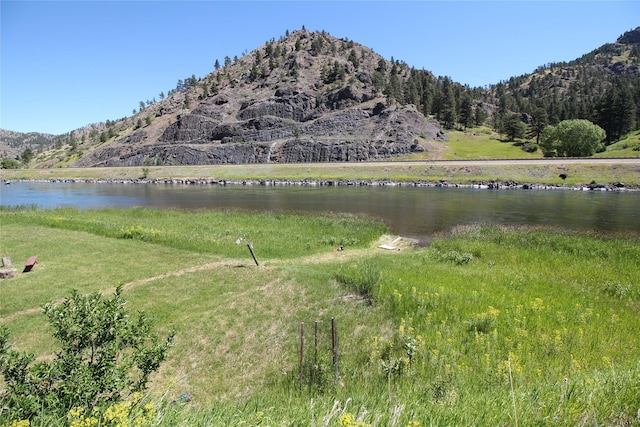 water view featuring a mountain view