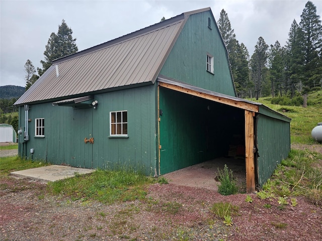 view of outdoor structure