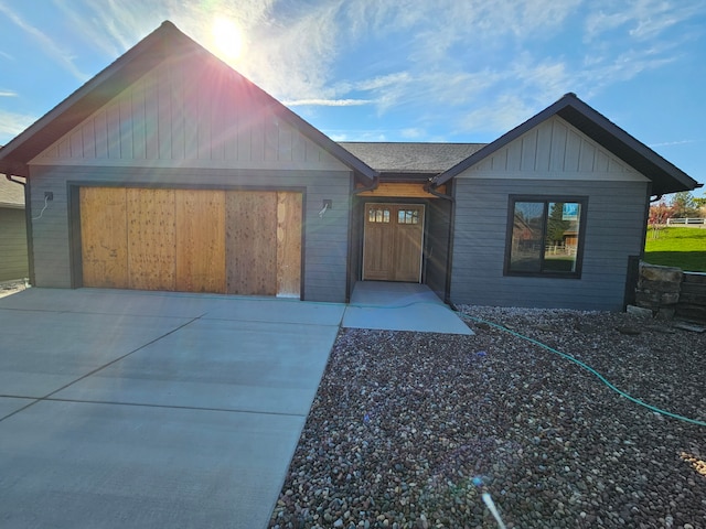 view of front of property featuring a garage