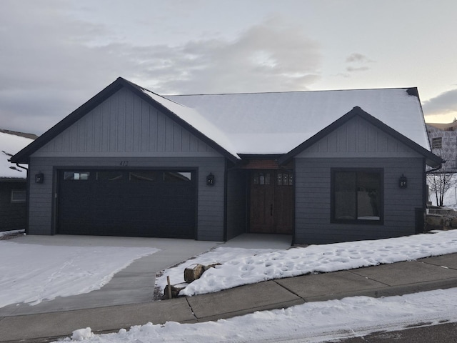 view of front facade with a garage