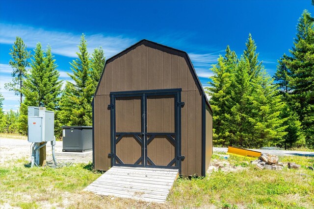 view of outbuilding