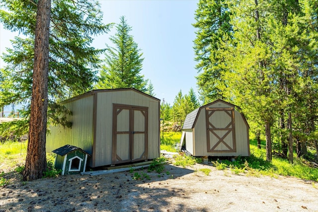 view of outbuilding