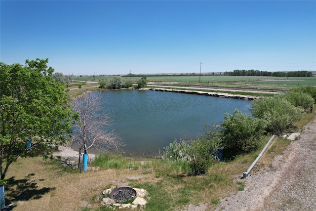 water view featuring a rural view