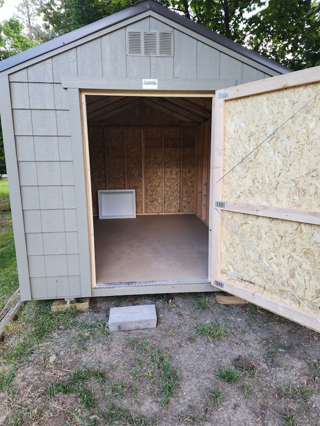 view of outbuilding