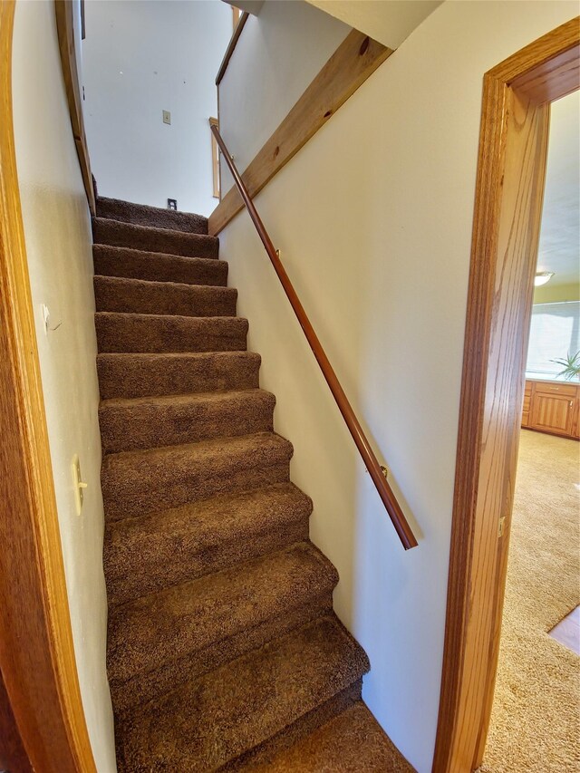 512 S Oak St, Townsend, MT 59644 - stairs featuring carpet flooring