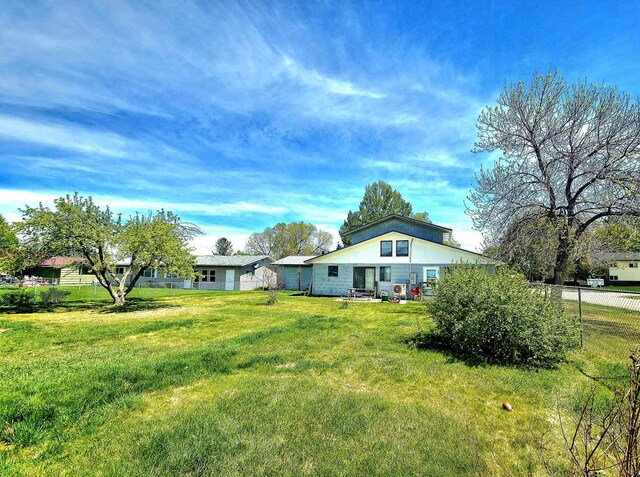 512 S Oak St, Townsend, MT 59644 - view of yard featuring fence