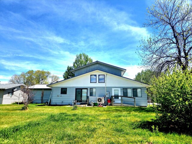 512 S Oak St, Townsend, MT 59644 - rear view of house with a lawn