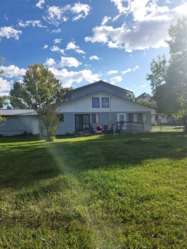512 S Oak St, Townsend, MT 59644 - back of property with fence and a yard