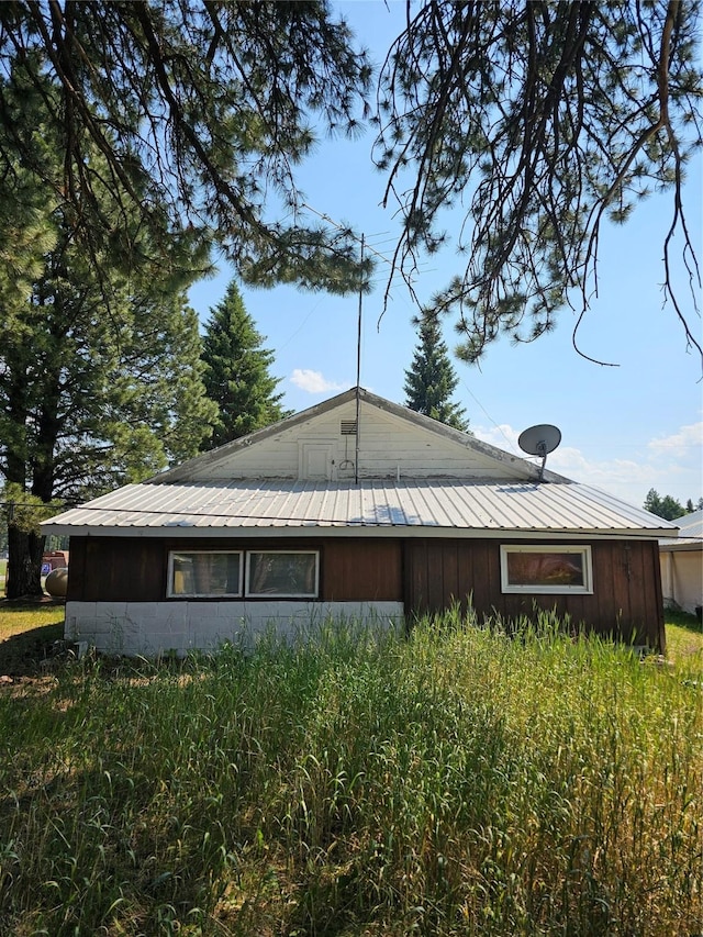 view of side of home