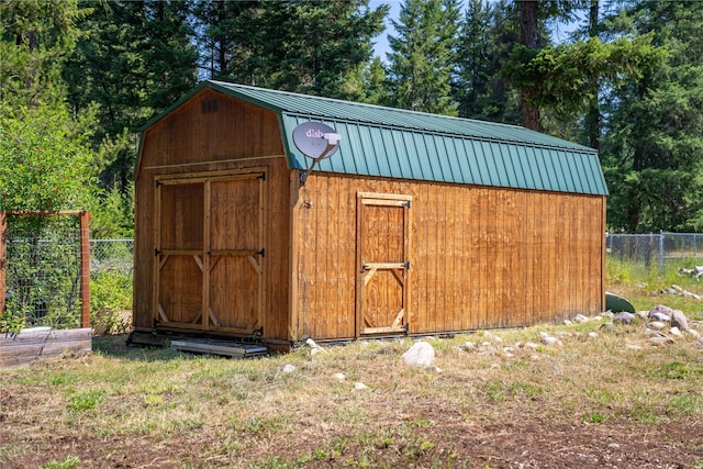 view of outbuilding