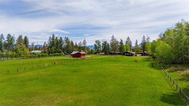 view of yard featuring a rural view