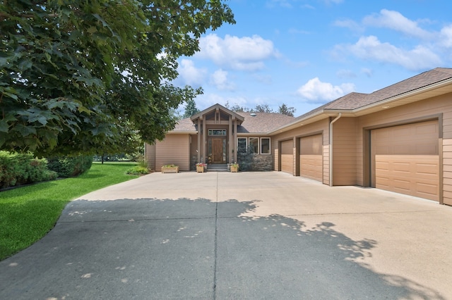 view of front of house featuring a garage