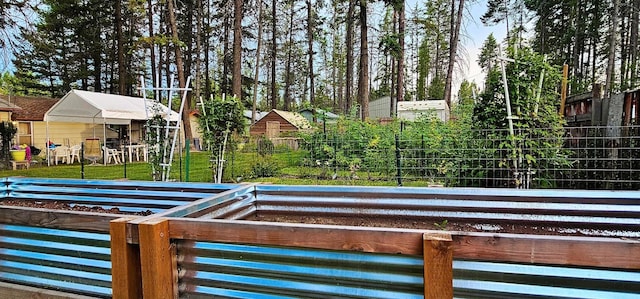 exterior space featuring an outbuilding and a yard