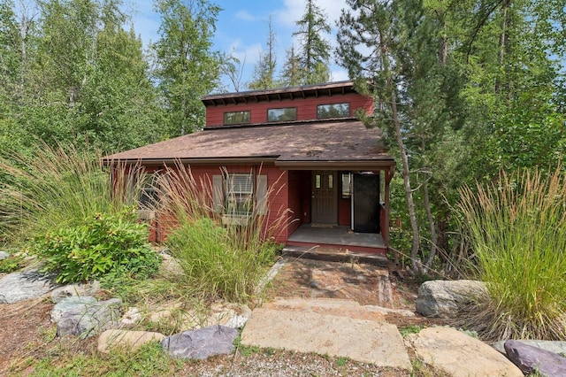 view of outdoor structure featuring a porch