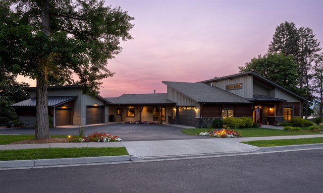 view of front facade with a garage