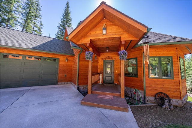 view of front of property featuring a garage