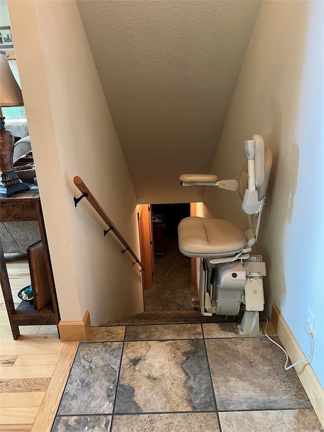 bathroom featuring a textured ceiling