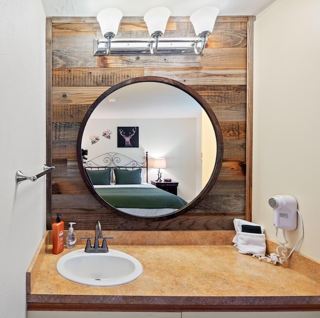 bathroom featuring a sink