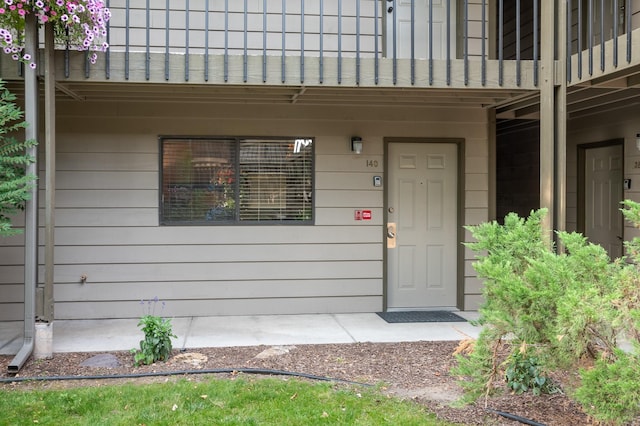 view of exterior entry