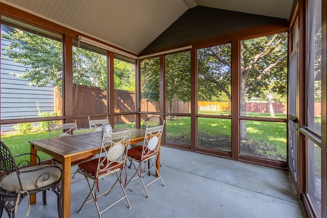 sunroom with lofted ceiling