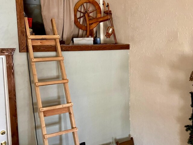 4 Lake Dr, Heron, MT 59844 - view of staircase