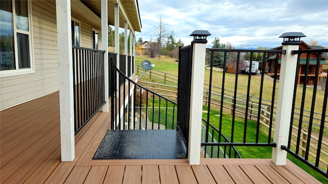 exterior space featuring a lawn