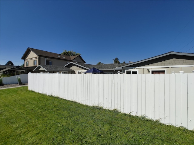 view of yard featuring fence