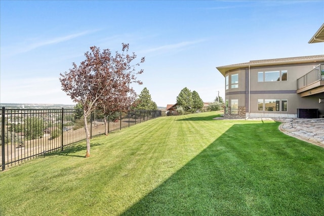 view of yard with a patio