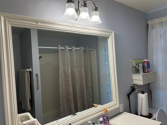 full bathroom featuring shower / bath combo with shower curtain