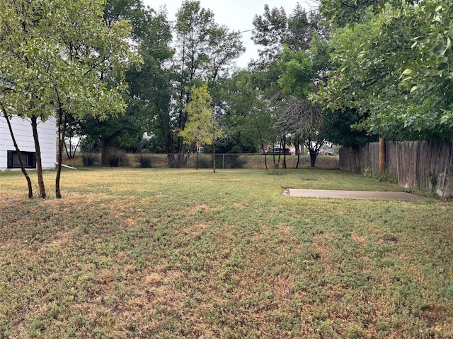 view of yard featuring fence