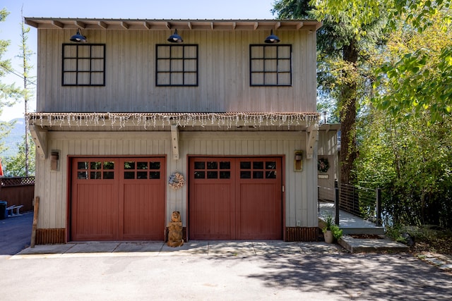 view of front of property featuring a garage