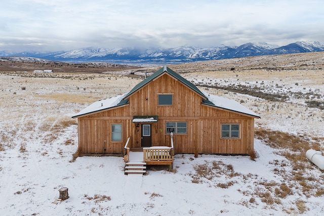 view of front of house with a mountain view