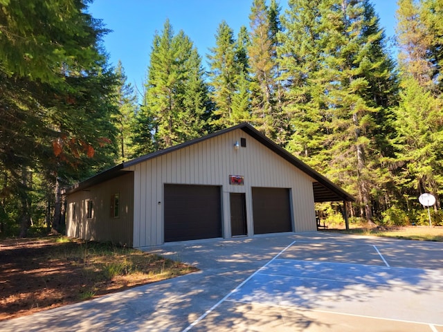 view of detached garage