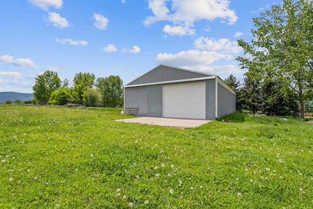 exterior space featuring a lawn