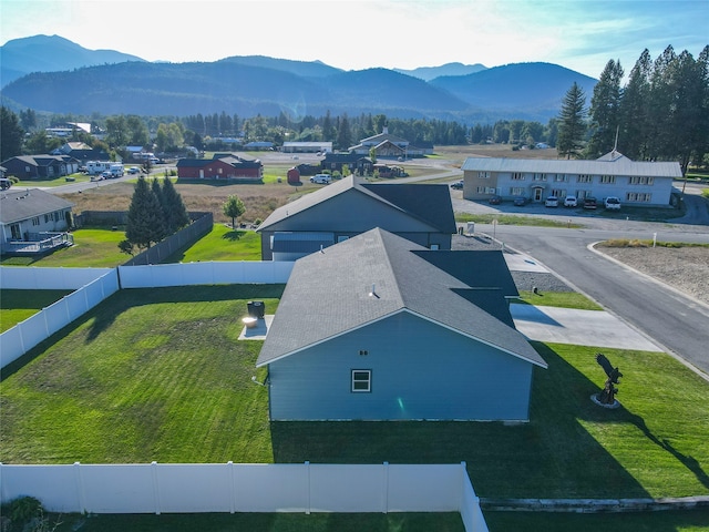 bird's eye view with a mountain view