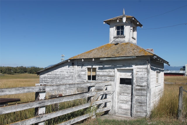 view of outdoor structure